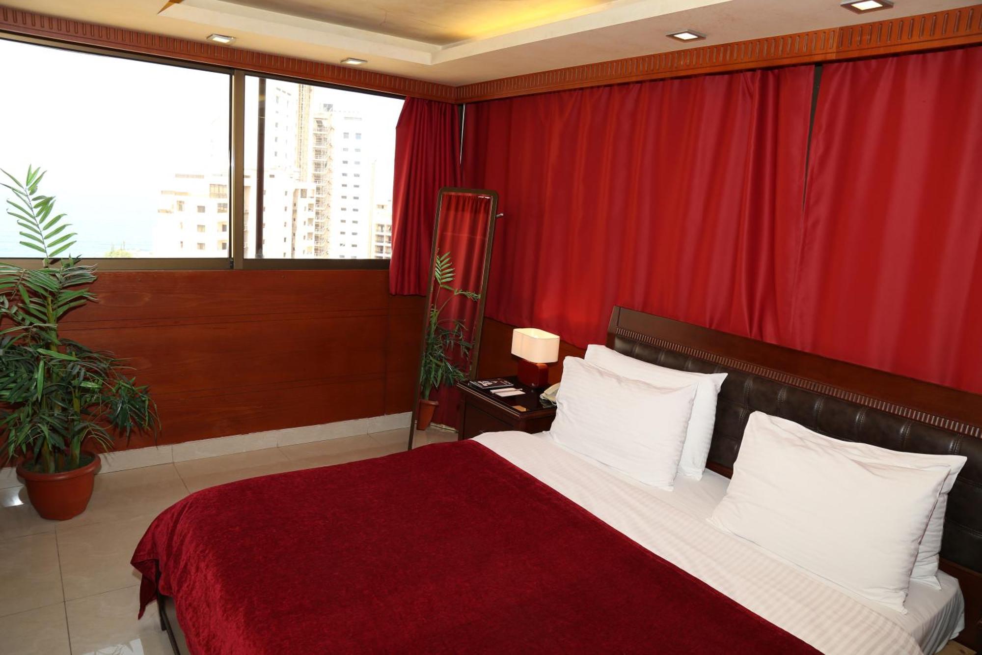 Duroy Hotel Beirut Bagian luar foto