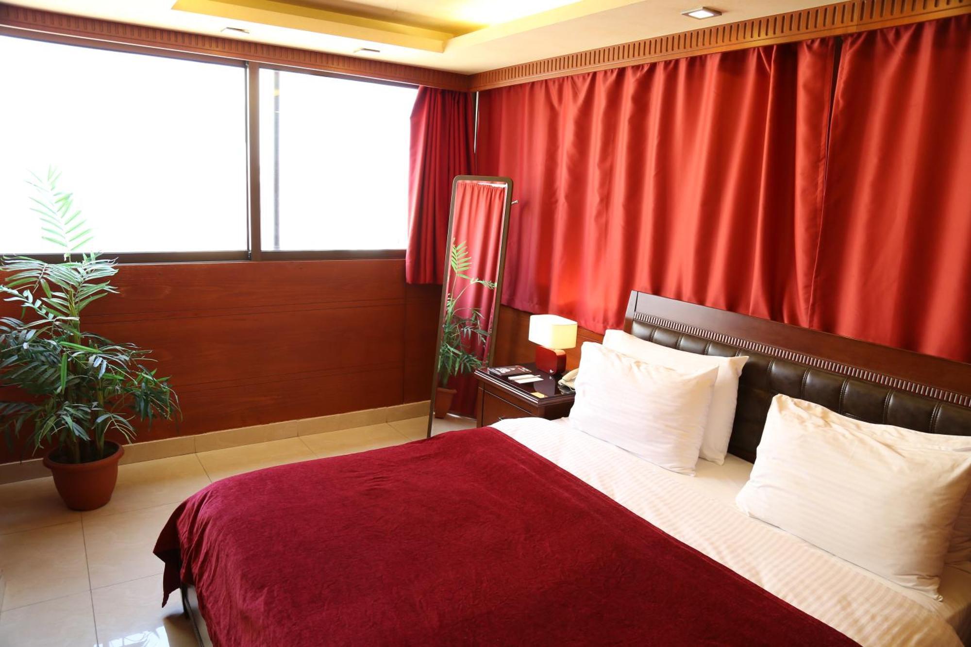 Duroy Hotel Beirut Bagian luar foto