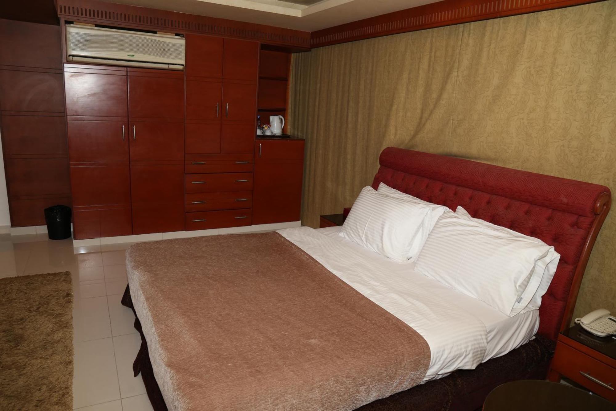 Duroy Hotel Beirut Bagian luar foto