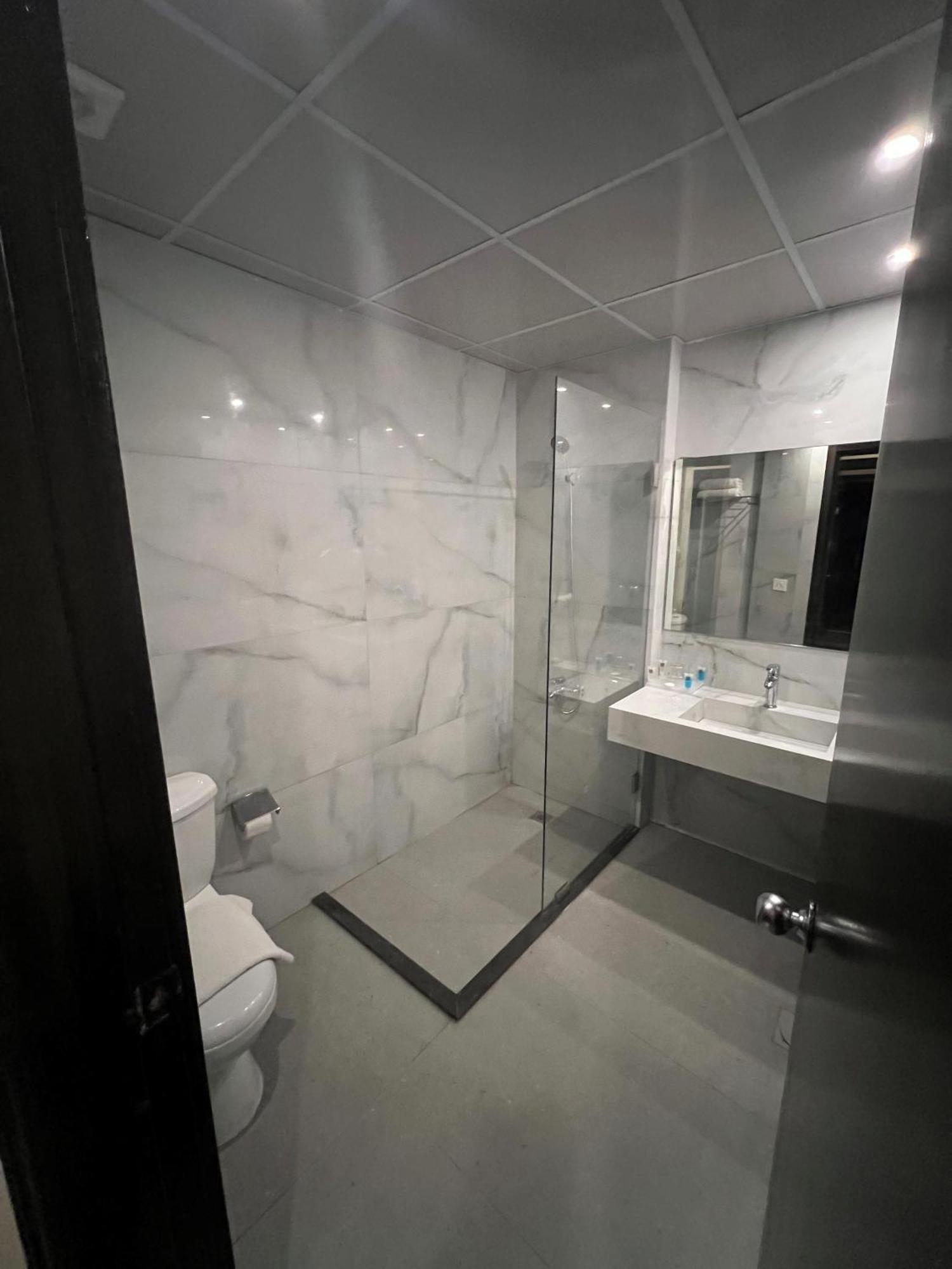 Duroy Hotel Beirut Bagian luar foto